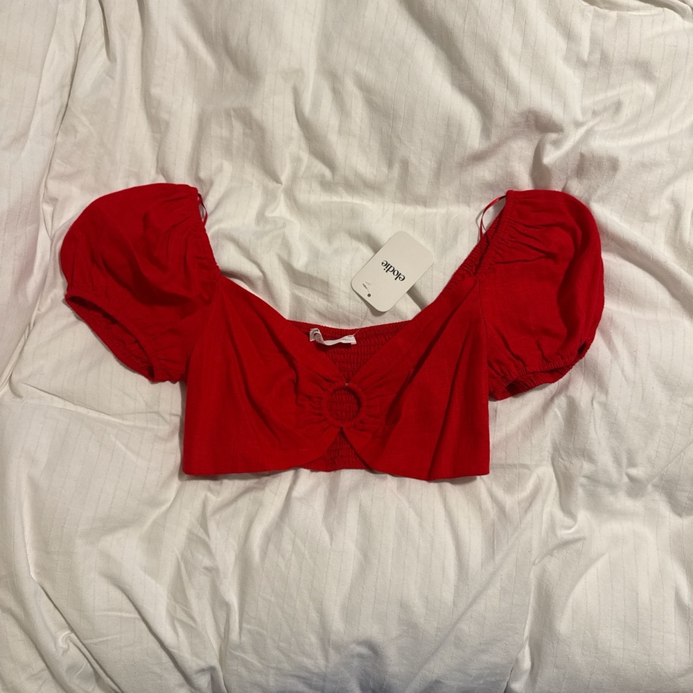 ♥️Elodie Red O-Ring Crop Top Size M NWT♥️